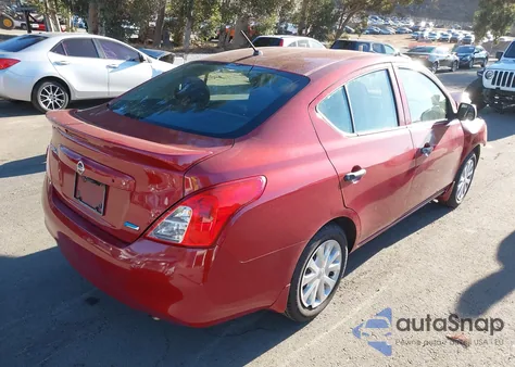 2014 Nissan Versa 1.6 S+ из США, поврежденный, VIN 3N1CN7APXEL848127